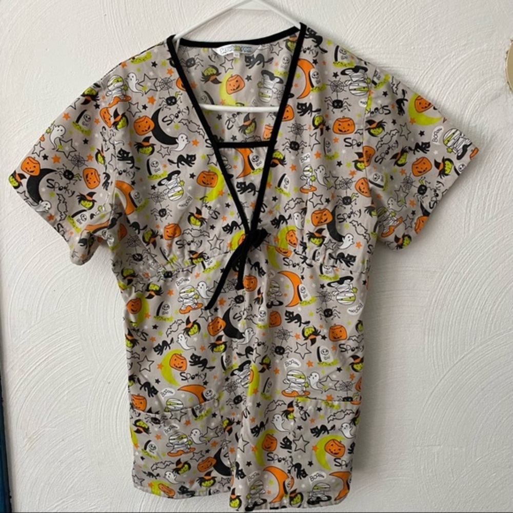 Scrubin Scrub Top Women’s Size M Halloween Print Pullover Goth‎
